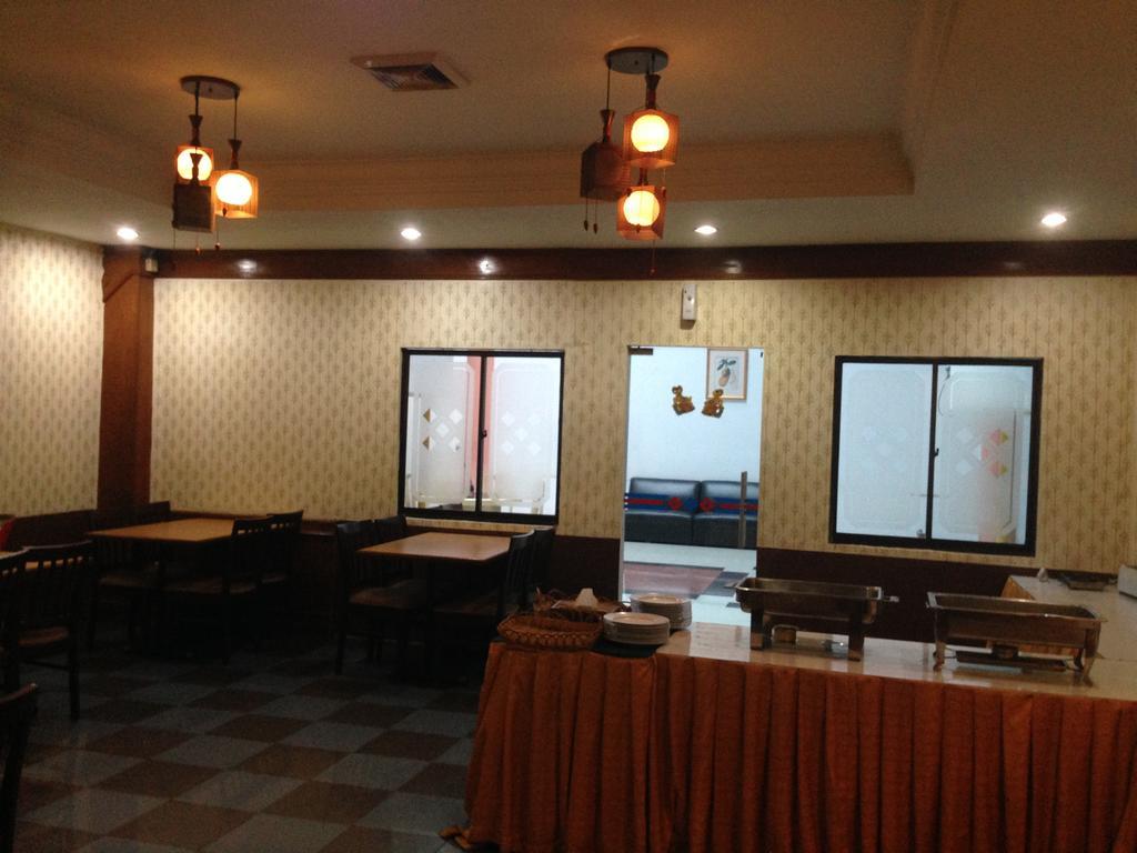 Cittic Hotel Batam Buitenkant foto