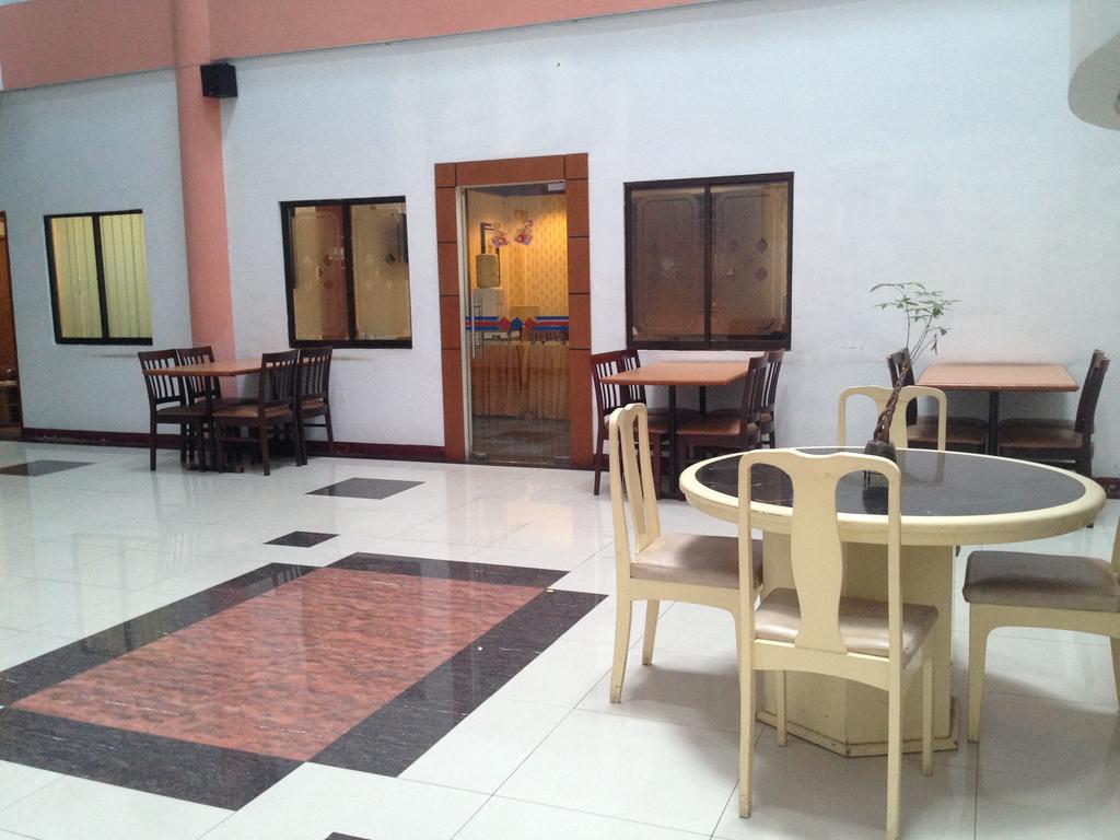 Cittic Hotel Batam Buitenkant foto