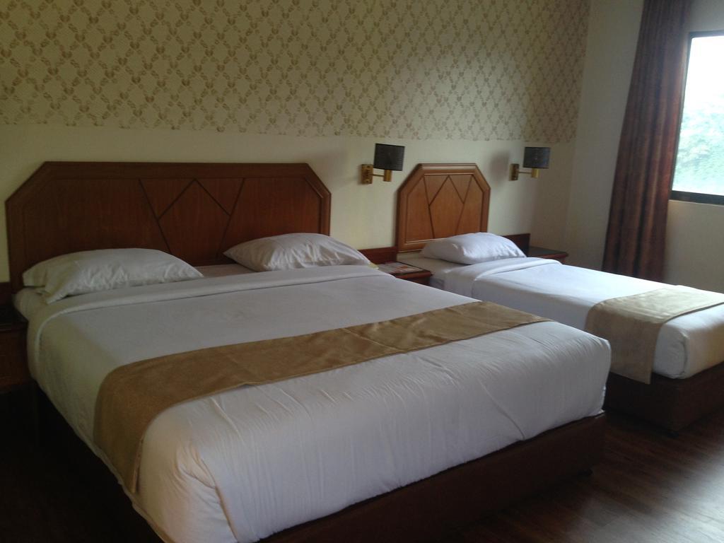 Cittic Hotel Batam Buitenkant foto