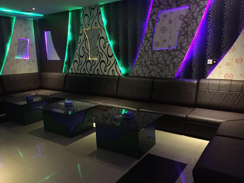 Cittic Hotel Batam Buitenkant foto