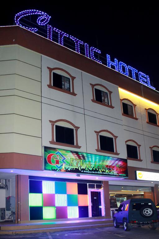 Cittic Hotel Batam Buitenkant foto