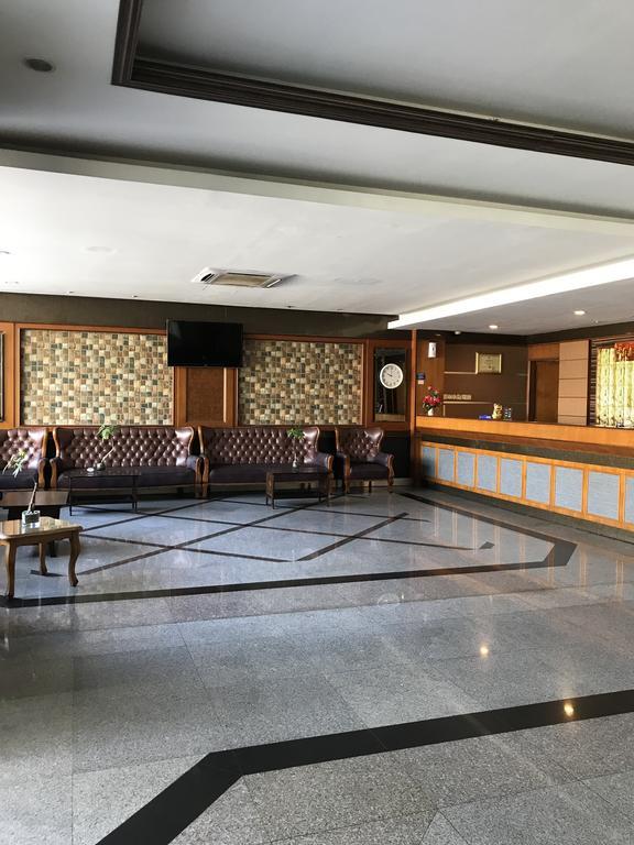 Cittic Hotel Batam Buitenkant foto