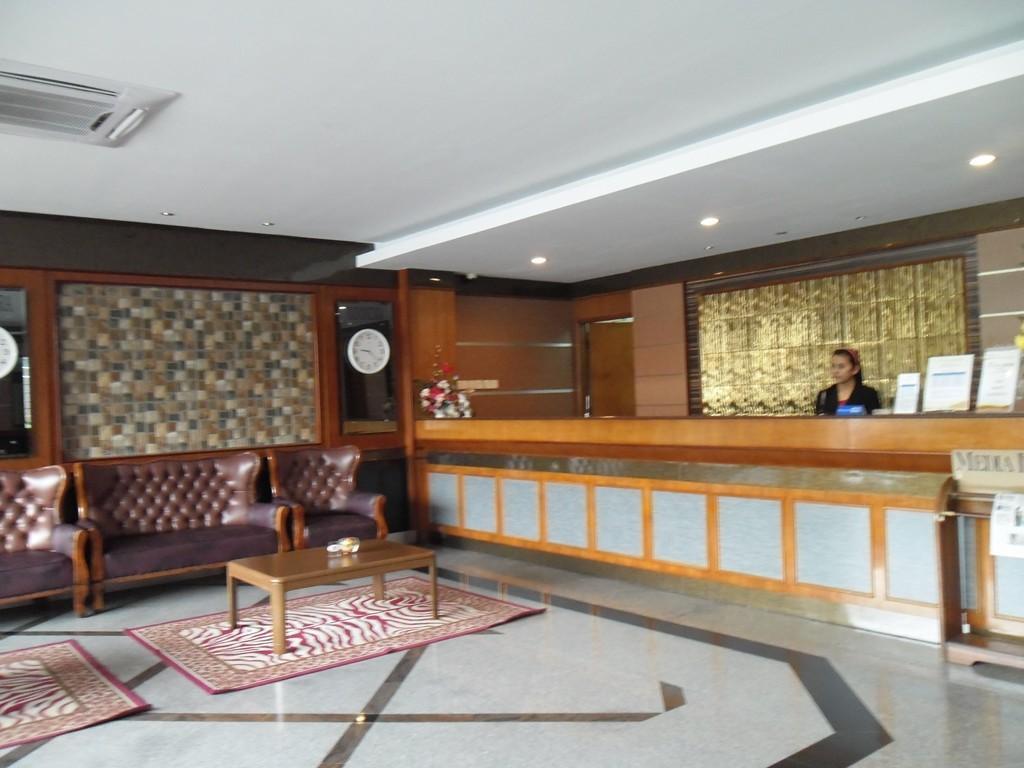 Cittic Hotel Batam Buitenkant foto