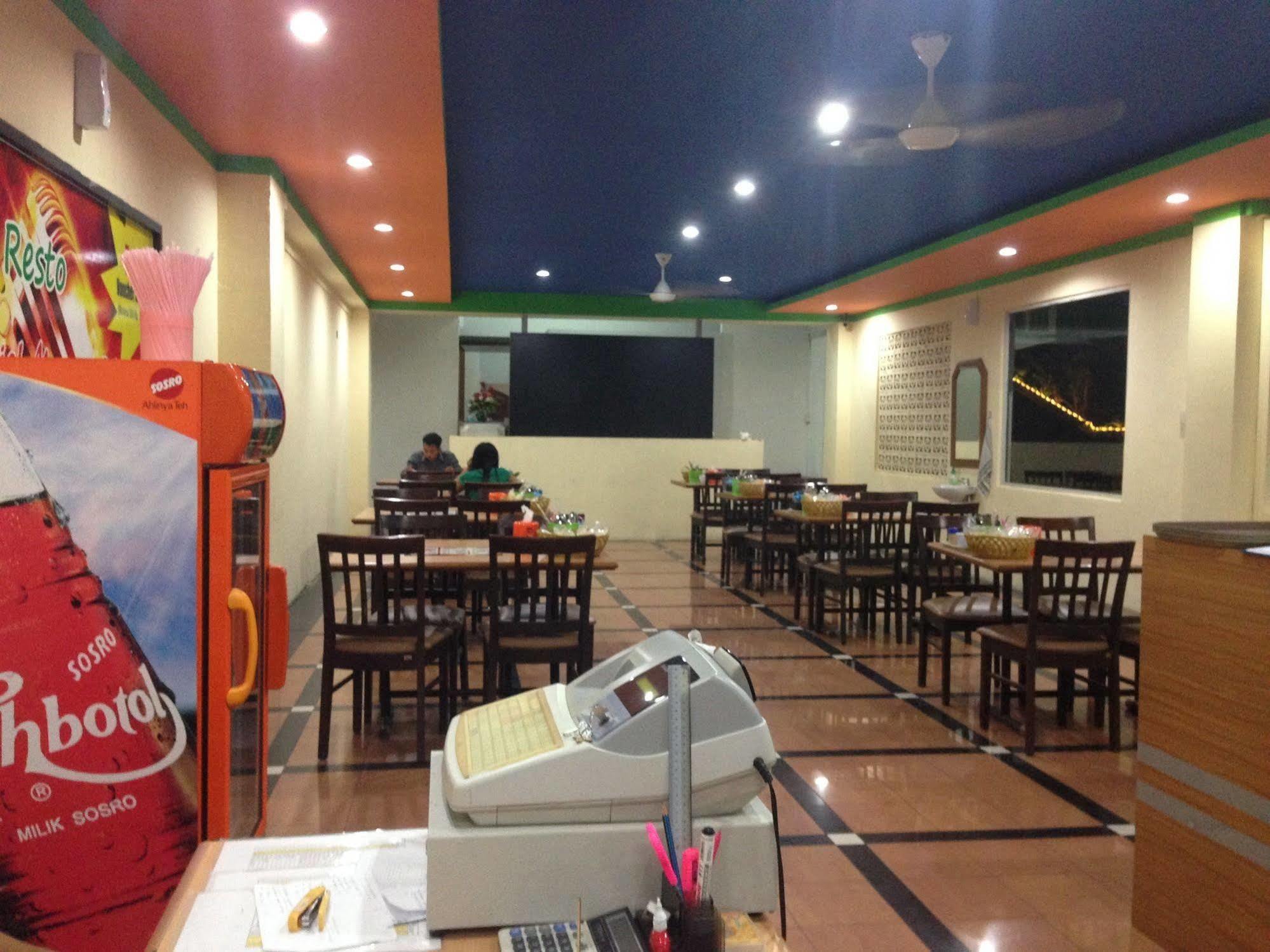 Cittic Hotel Batam Buitenkant foto