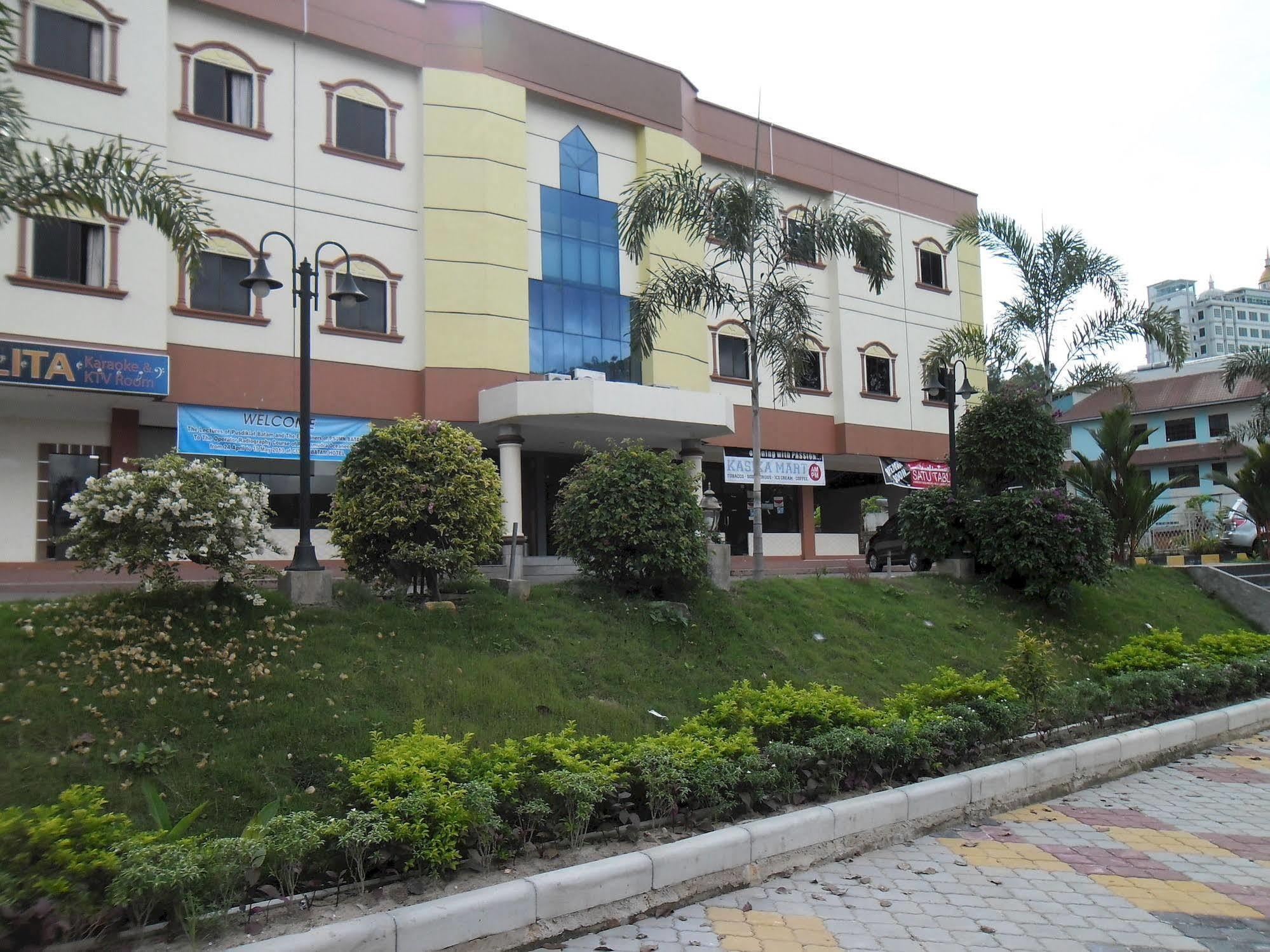 Cittic Hotel Batam Buitenkant foto